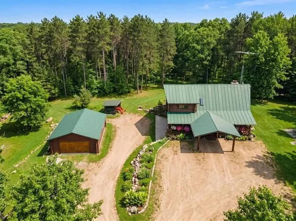 3206 1st Dr, Oxford, WI 53952
