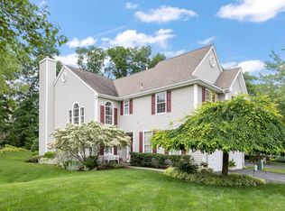 16 Mulberry Ln, Mount Arlington, NJ 07856