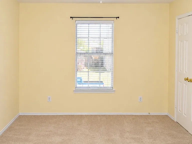 712 White Hawk Trl — Photo 33