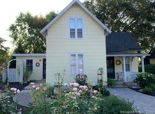 8 Bank St, Groton, CT 06355