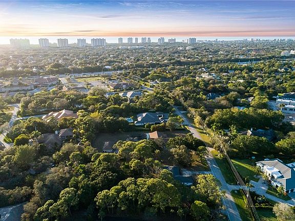 4th image of 561 Ridge DR