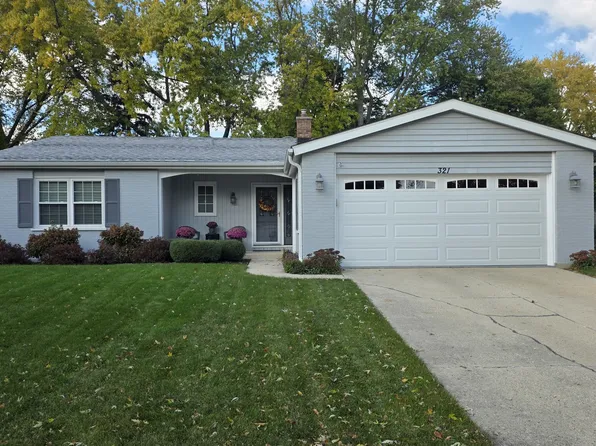 321 Cottonwood Ln, Naperville, IL 60540