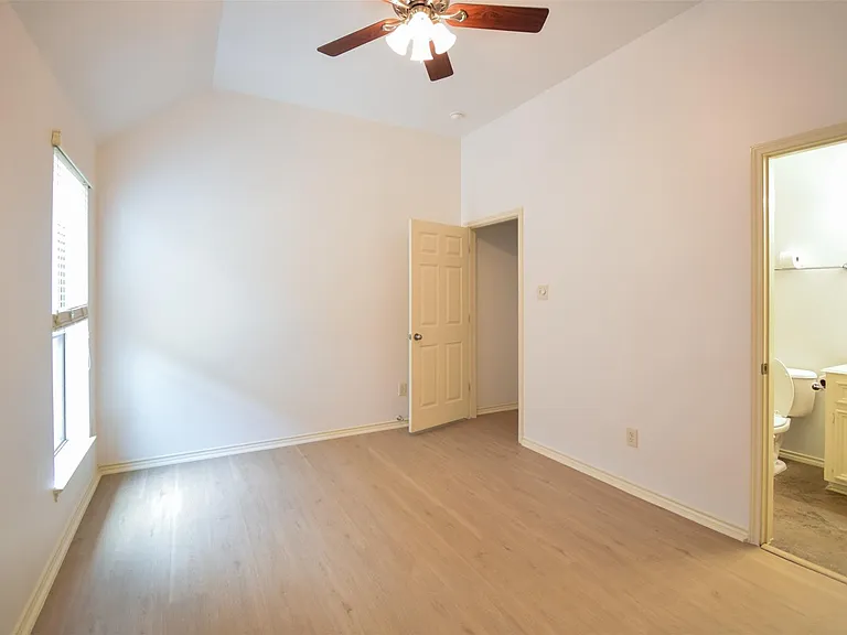 1511 Eden Meadows Dr — Photo 6