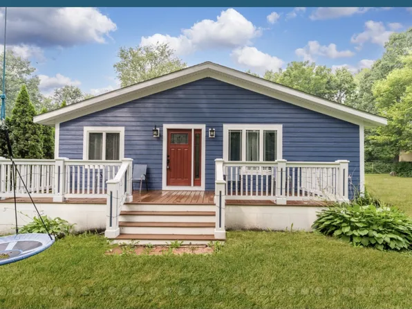 54 Willow Springs Ln, Plano, IL 60545