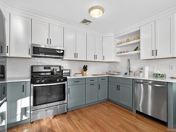 4th image of 223 Eagleton Drive