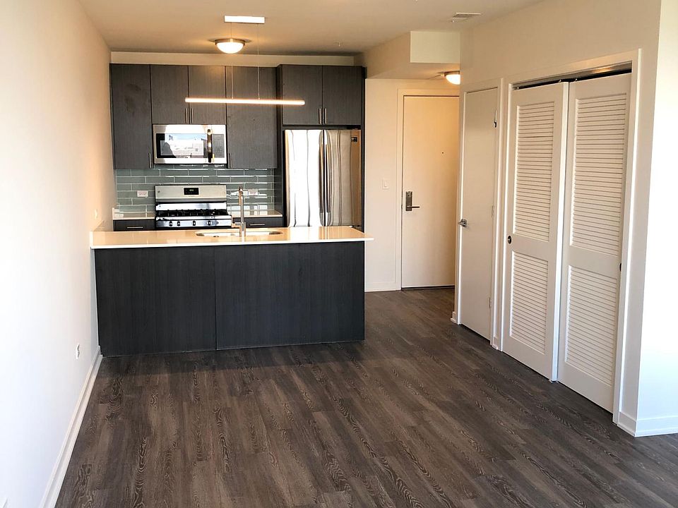 1st image of 1321 N Wells St #402