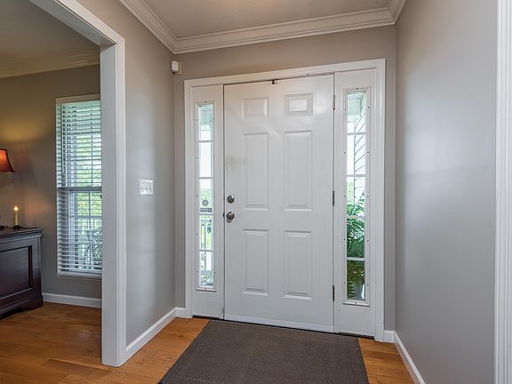5th image of 2599 Lakewood Dr