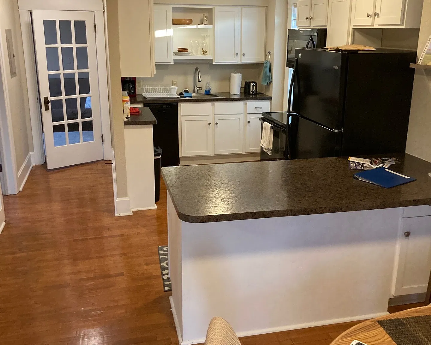2 bed, 900 sqft, $1,350 — Photo 1