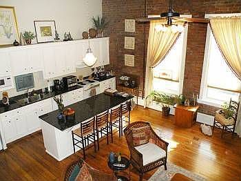 2nd image of 525 Kempner St APT 9