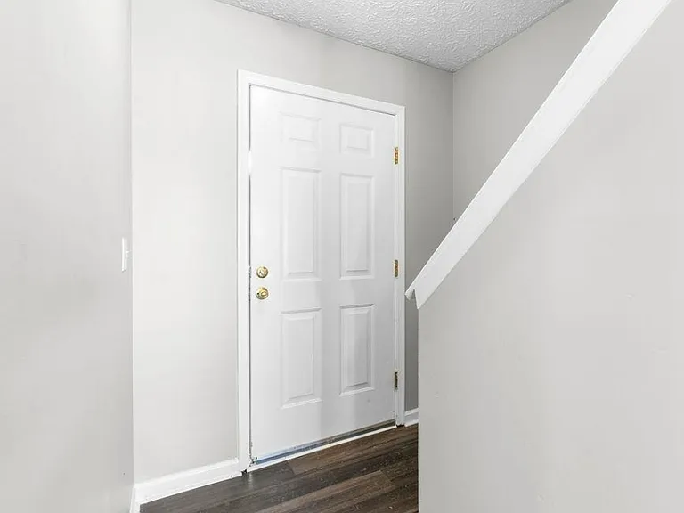 8228 Wynewood Ct — Photo 27