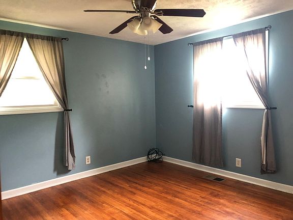 4th image of 401 Nokes Ct