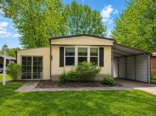 234 Hickory Cir #234-HIC, Elyria, OH 44035