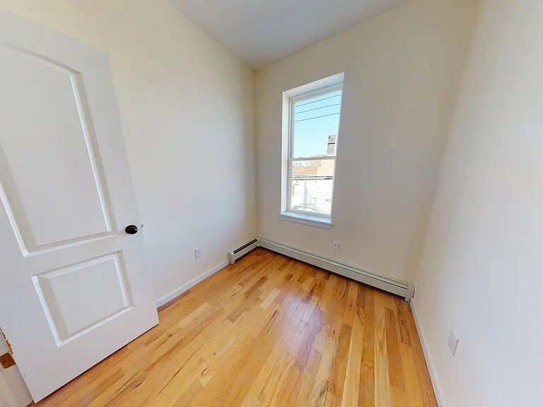 2803 W 20th St #2 — Photo 10