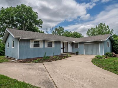 2439 Jasu Dr, Lawrence, KS, 66046