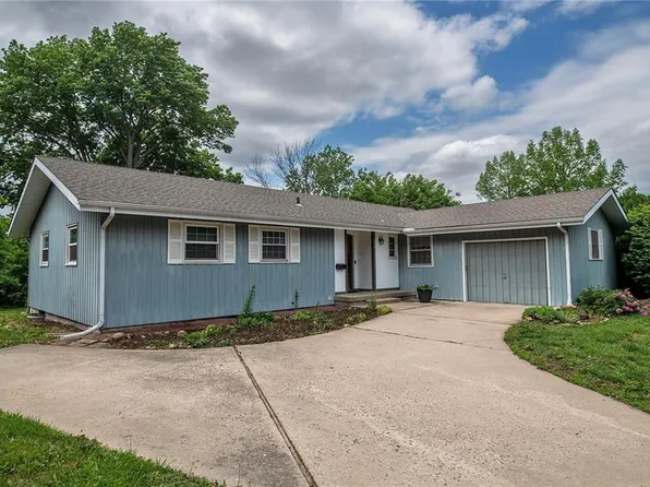 2439 Jasu Dr, Lawrence, KS 66046