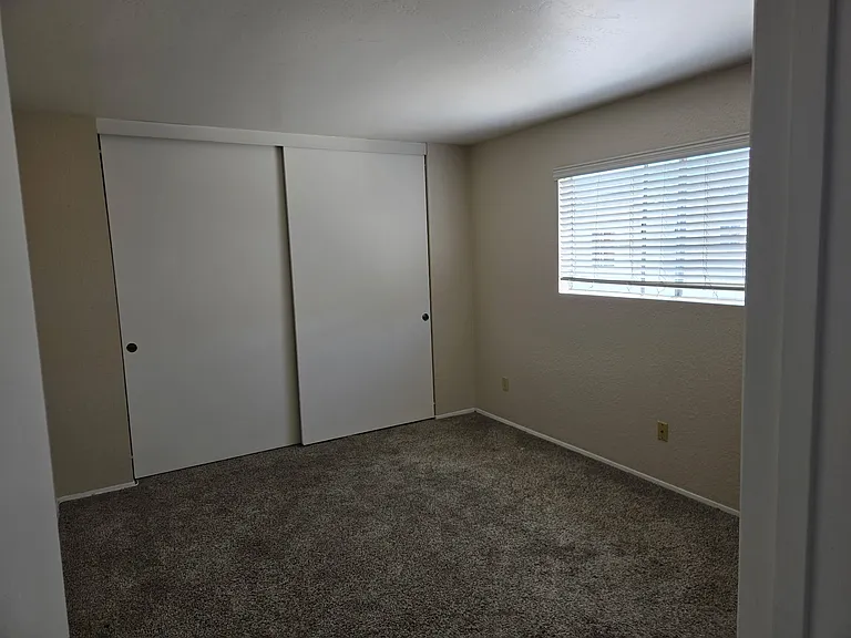 1425 Essex St — Photo 10