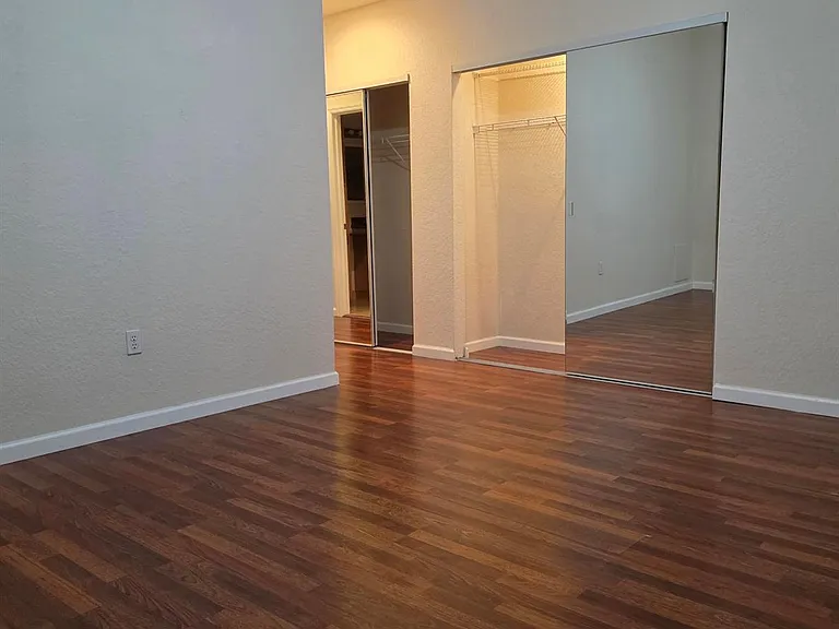 1640 Presidential Way — Photo 13