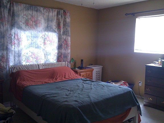Master has walk-in closet