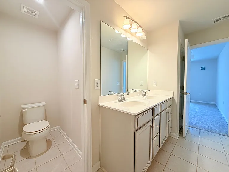 121 Capeside Ct — Photo 10