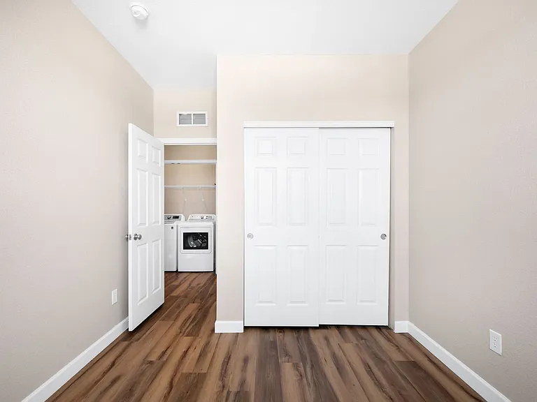 13543 E Longview Ave — Photo 21