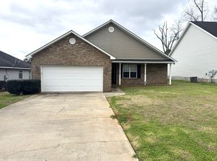 102 Grove Pointe Dr, Thomasville, GA 31792