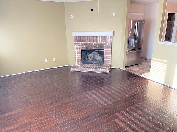 4th image of 3005 Lake Vista Dr