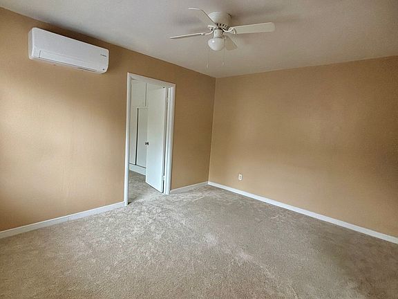 2nd image of 2662 32nd St