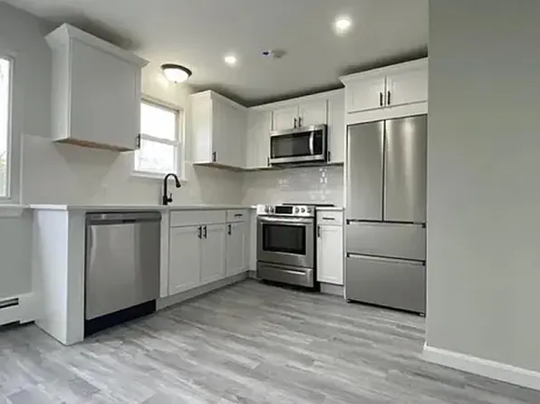 36 Marcello Ave APT 5, Leominster, MA 01453