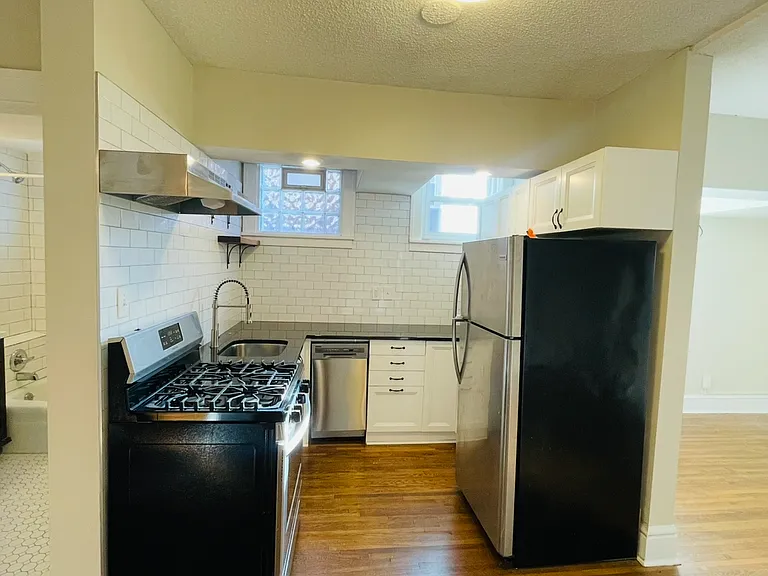 3345 Dupont Ave S #5 — Photo 8