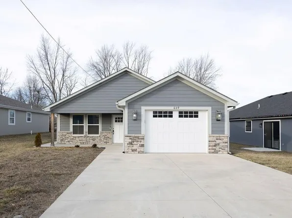 609 W Dryden St, Odessa, MO 64076