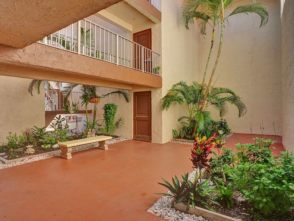 1st image of 700 SE 6th Avenue #106