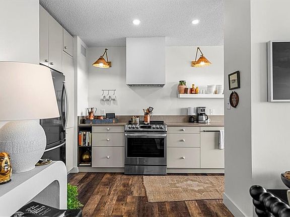 3rd image of 333 W Meyer Blvd APT 811