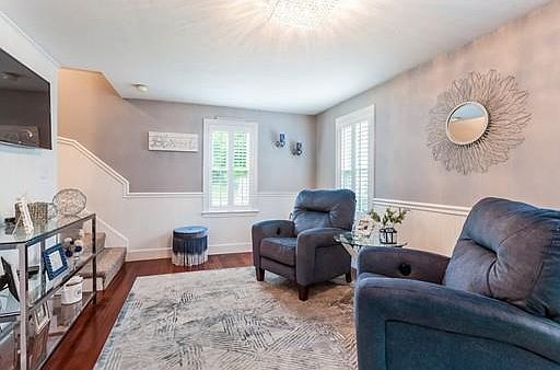 4th image of 57 Thicket St