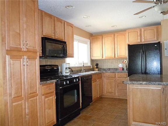 4th image of 5032 Heathfield Dr