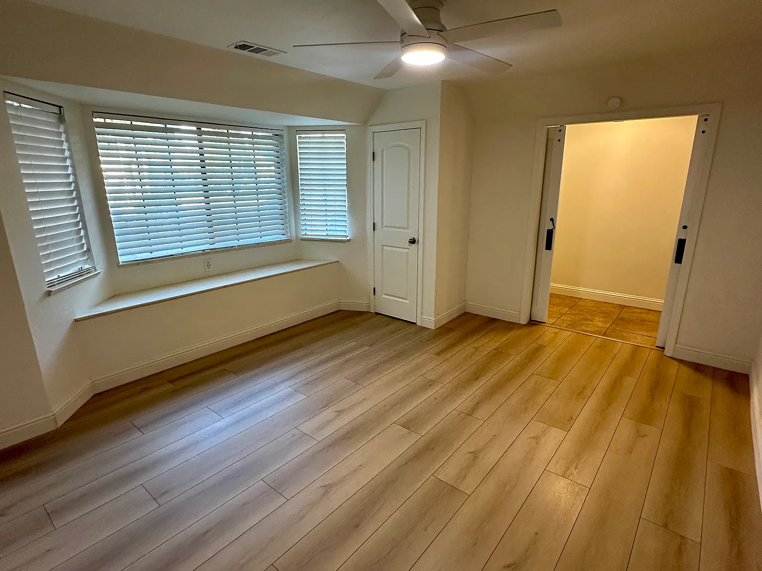 5 bed, 2157 sqft, $3,200 — Photo 4