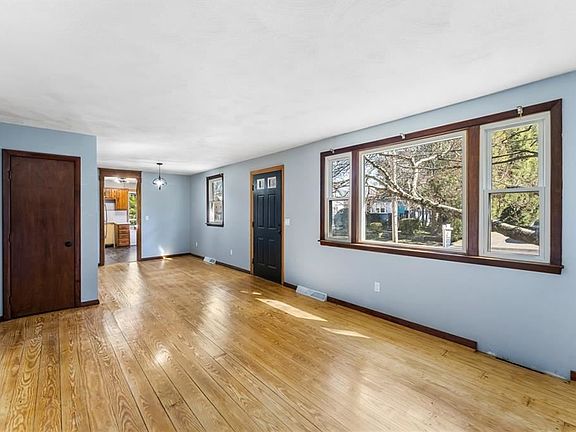 2nd image of 101 Harris Ave