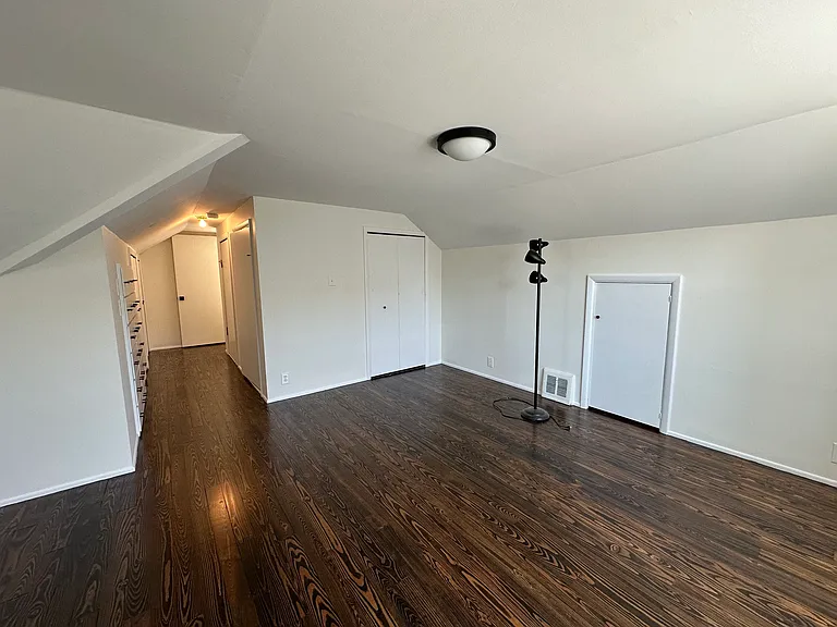 8006 Essen Ave — Photo 7