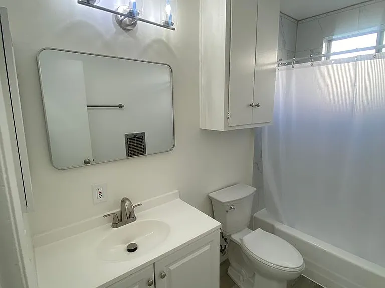 1502 Wellesley Ave — Photo 11