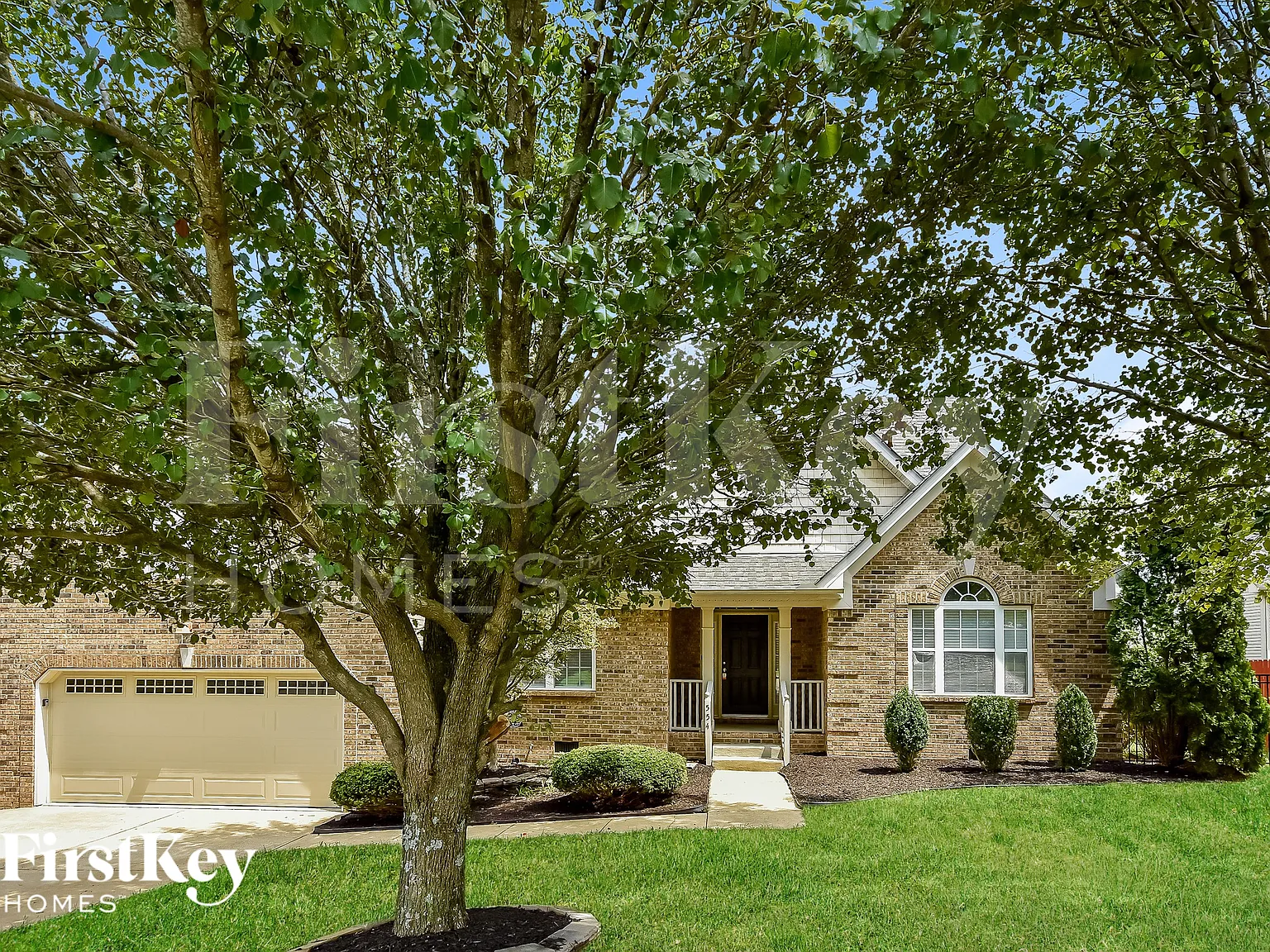 3 bed, 2.0 bath, 1949 sqft, $2,465 — Photo 1
