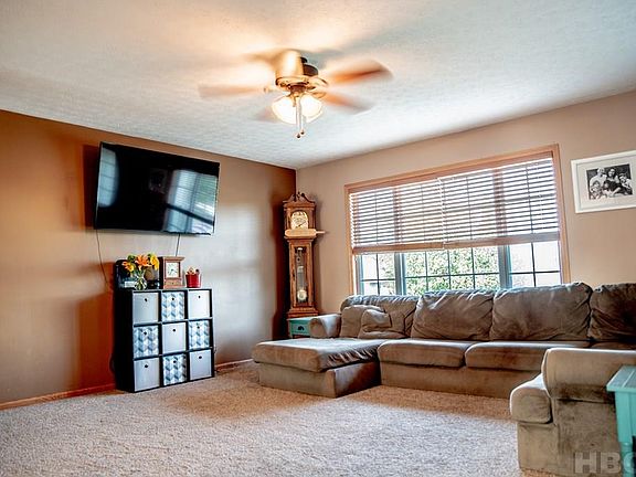 4th image of 660 Apple Blossom Ln