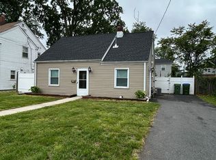 208 Penn Ave, Edison, NJ 08817