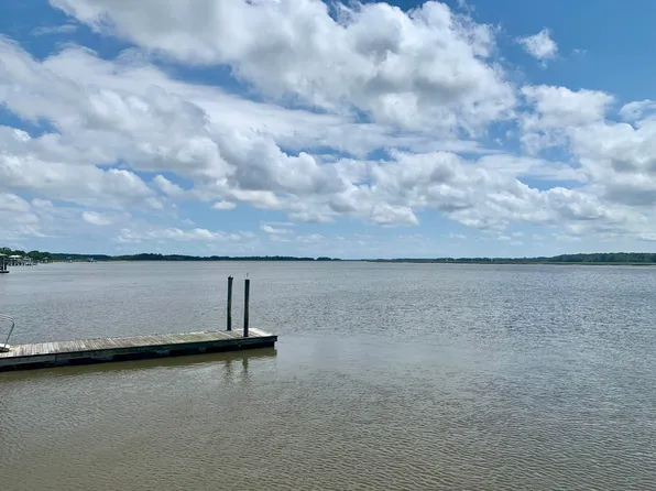 2056 River Bend Dr, Charleston, SC 29412