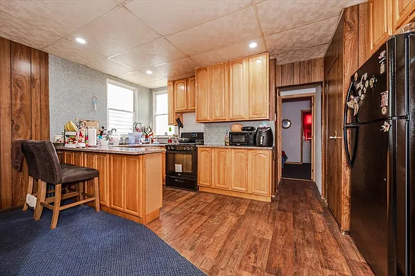 Sold by Compass | media 5