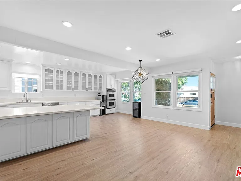 2809 S Canfield Ave — Photo 12