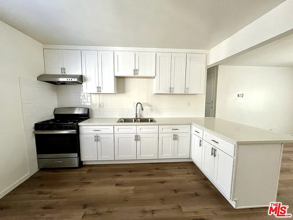 2 bed, 1.0 bath, 700 sqft, $2,500 — Photo 4