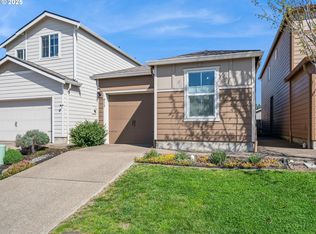 913 S View Dr, Molalla, OR