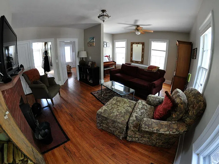 431 Lyon St NE — Photo 6