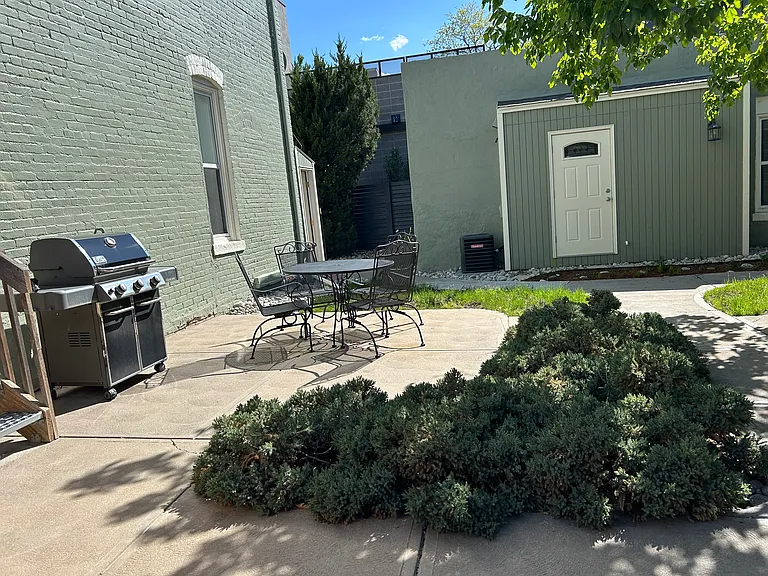 Full access to our gated courtyard complex..