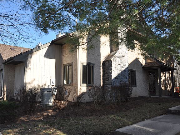 3rd image of 25 Ashford Dr