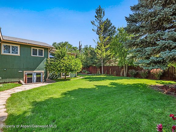 2nd image of 120 Arapahoe